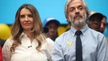 URIBISMO PURO Y DURO, SE MUDA PARA DONDE EL TIGRE!