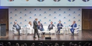 El giro católico inesperado de financieros y empresarios: fe, servicio y valores cristianos