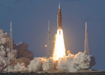 Misión Artemis II alcanza la órbita de la Tierra y emprende su viaje a la Luna