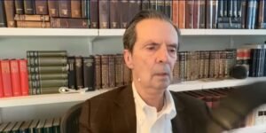 Editorial del Dr. Fernando Hoyos