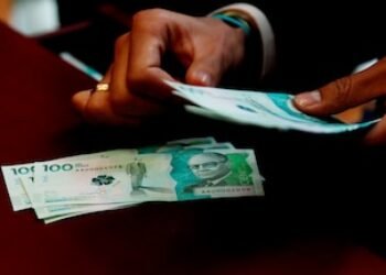 Gastos del Gobierno Petro tienen a Colombia en “caos” y en un “estado deplorable” y advierten malas noticias para después de elecciones
