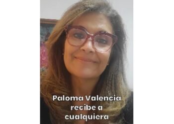 Paloma Valencia recibe a cualquiera.