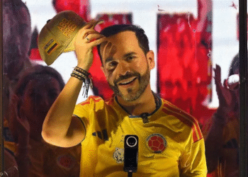 Un juez zurdo le prohibió a Abelardo De la Espriella usar la camiseta colombiana