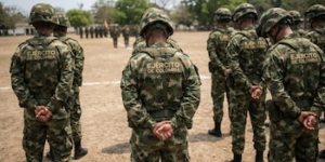 Gobierno Petro retiró a 326 militares en tres meses: expertos cuestionan inédita ola de salidas en el Ejército