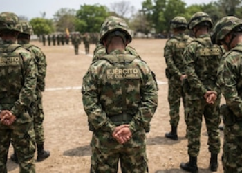 Gobierno Petro retiró a 326 militares en tres meses: expertos cuestionan inédita ola de salidas en el Ejército