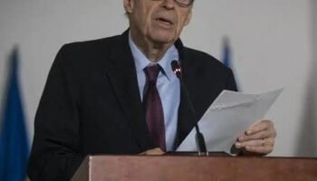 Haga las maletas: Álvaro Leyva sacó una nueva carta en la que lanzó fuertes cuestionamientos contra Petro sobre el proceso de empalme
