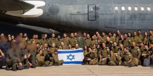 Así fue la llegada de la delegación israelí para apoyar el rescate de personas tras el terremoto: “Israel con Colombia”
