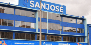 Condenan a tres años de prisión a exsecretario de la Fundación San José por títulos falsos de Juliana Guerrero