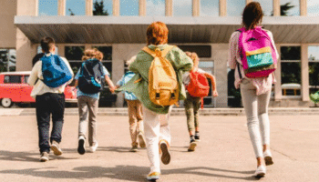 Mineducación plantea contratos de hasta 12 años para que iglesias y privados operen colegios públicos