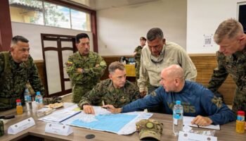 Jefe del Comando Sur de EE. UU. forjará un frente con Colombia para enfrentar el narcotráfico