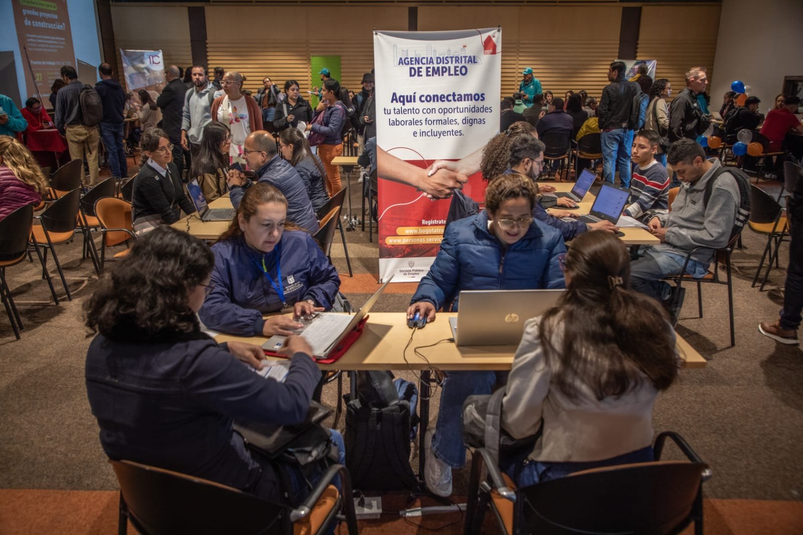 Secretaría de Desarrollo Económico lanza feria de empleo.