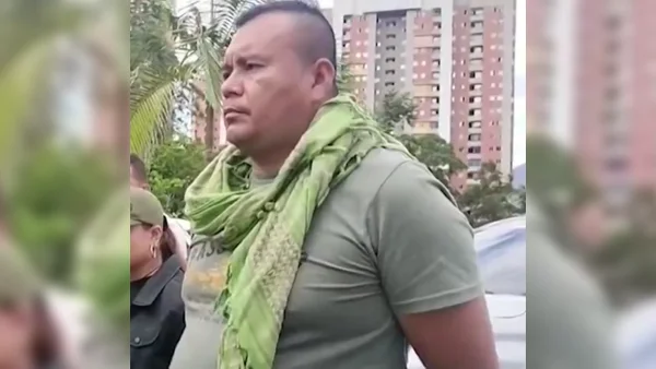 ‘Calarcá’, el cabecilla de las disidencias que es gestor de paz, fue imputado por múltiples delitos