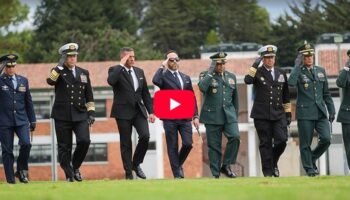 Pdte. Abelardo De La Espriella durante la ceremonia de reconocimiento de la nueva cúpula militar