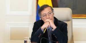 El izquierdista Gustavo Petro escoge a Cuba como último destino a visitar antes de entregar la presidencia de Colombia