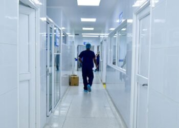 El sistema de salud llega al relevo presidencial al borde del colapso