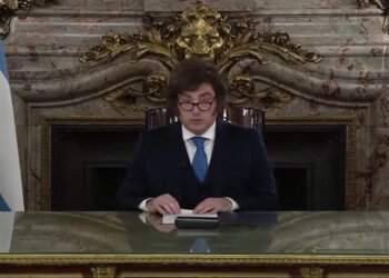 La «regla de Warren Buffet» que inspiró el grillete fiscal de Milei y el modelo Singapur