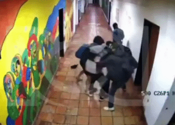 Tres estudiantes fueron apuñalados dentro de la Universidad Nacional