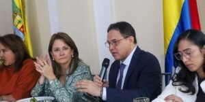 Ministros al tablero desnudan derroche en el gobierno Petro