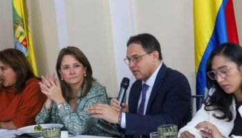 Ministros al tablero desnudan derroche en el gobierno Petro