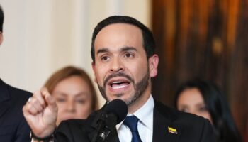 Presidente Abelardo De La Espriella firmó 10 nuevas órdenes extradición y elevó a 105 las salidas