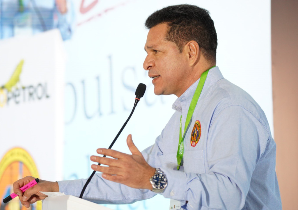César Loza, presidente de la Unión Sindical Obrera (USO)