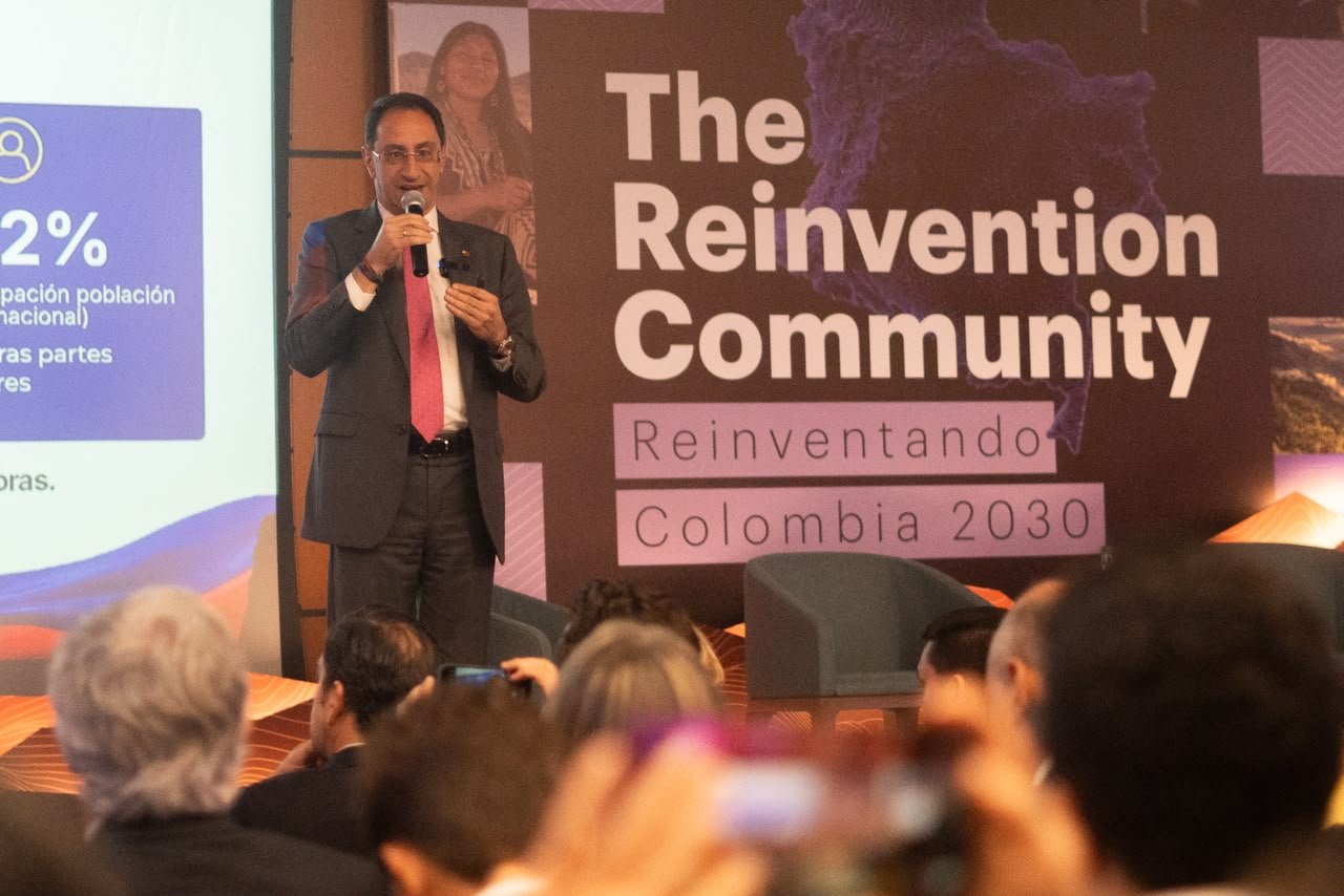 José Manuel Restrepo, vicepresidente.