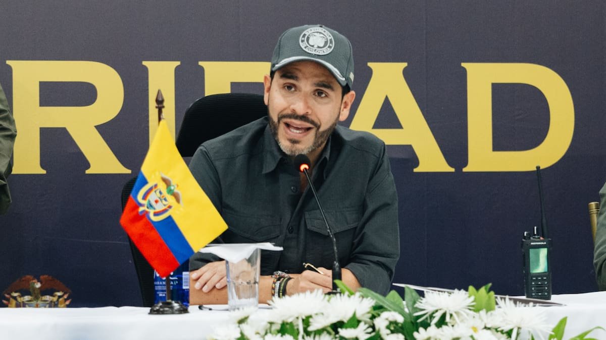 De la Espriella firma decreto para recortar $ 13.8 billones al gasto público