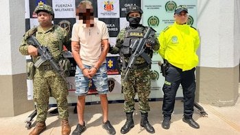 La Dijín atribuye al detenido la coordinación del homicidio de los patrulleros Edwin Feria y Belén Durán durante una incursión contra la estación de Simití (Segunda División del Ejército Nacional)