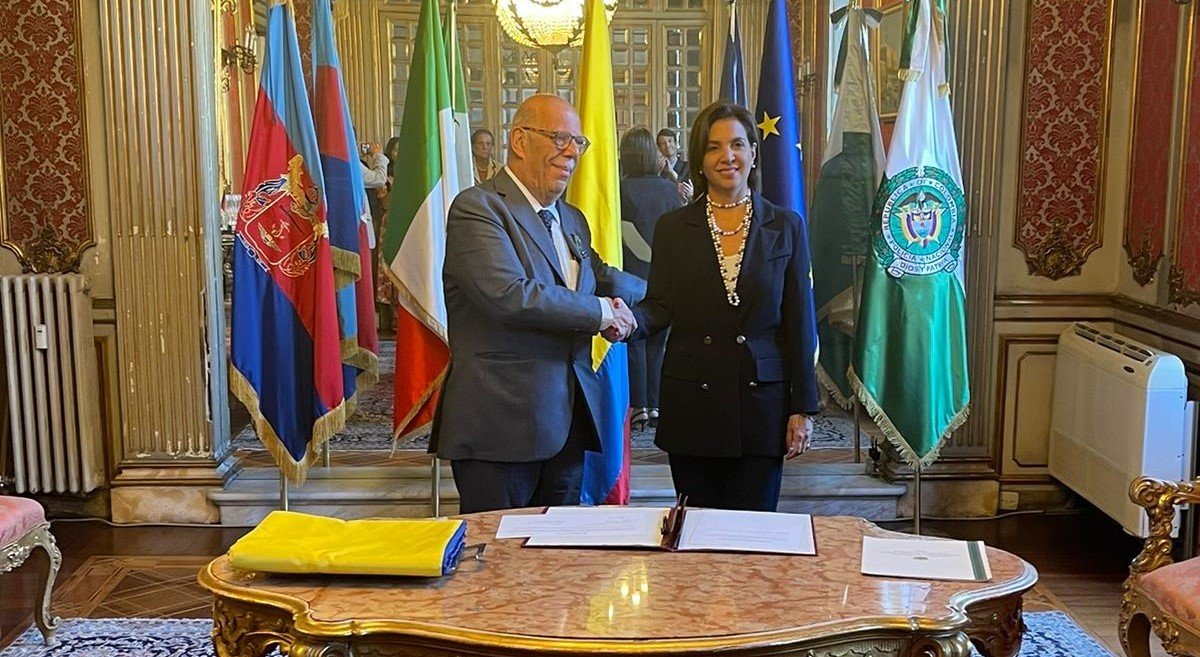 Posesión de Lusena cuando retomó el cargo en 2023.