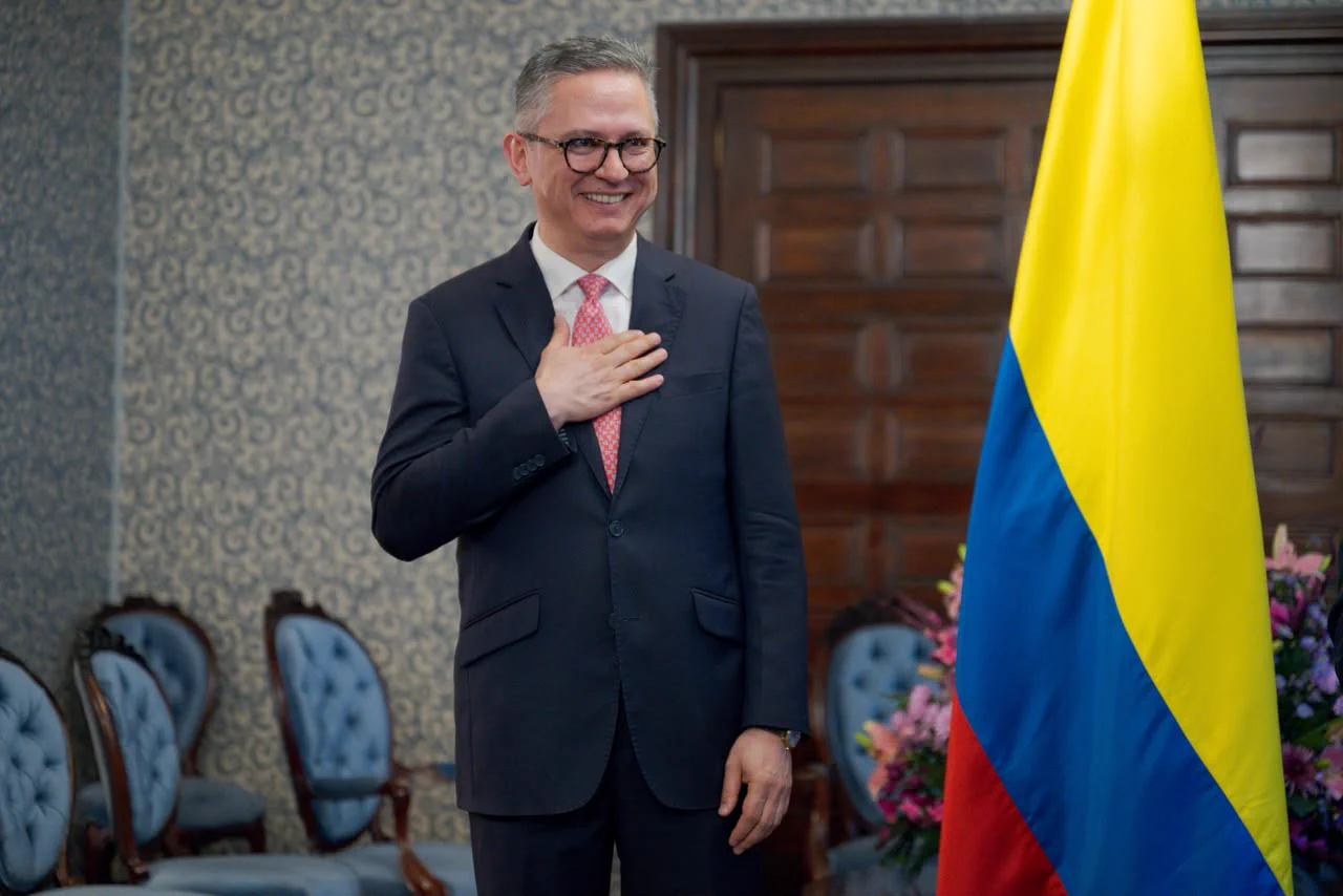 Pedro Agustín Roa, viceministro de Asuntos Migratorios y Consulares, firmó las decisiones.
