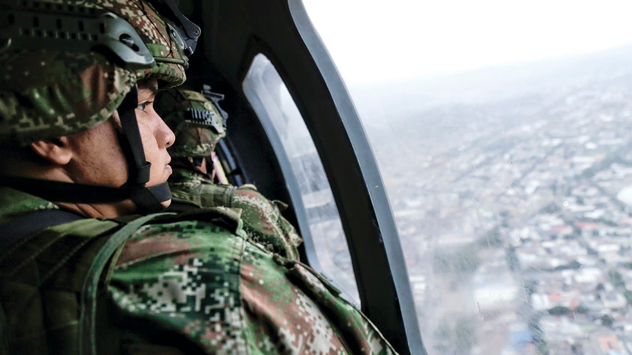 Miembros del Ejército Nacional en operación.