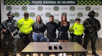 Alias Caliche, señalado como coordinador de sicarios, cayó en Antioquia junto a los integrantes conocidos como Pachito, Valeria y Lina - crédito @ABDELAESPRIELLA / X