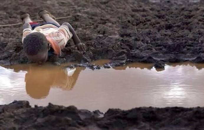 Compatriotas sin agua para beber